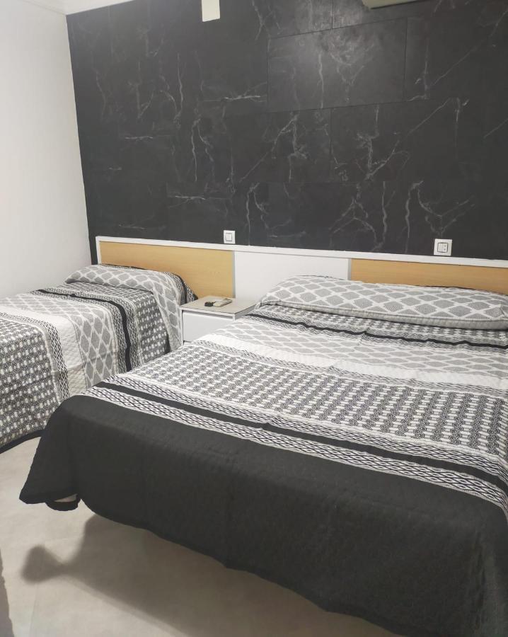 Hostal La Campana La Línea de la Concepción المظهر الخارجي الصورة
