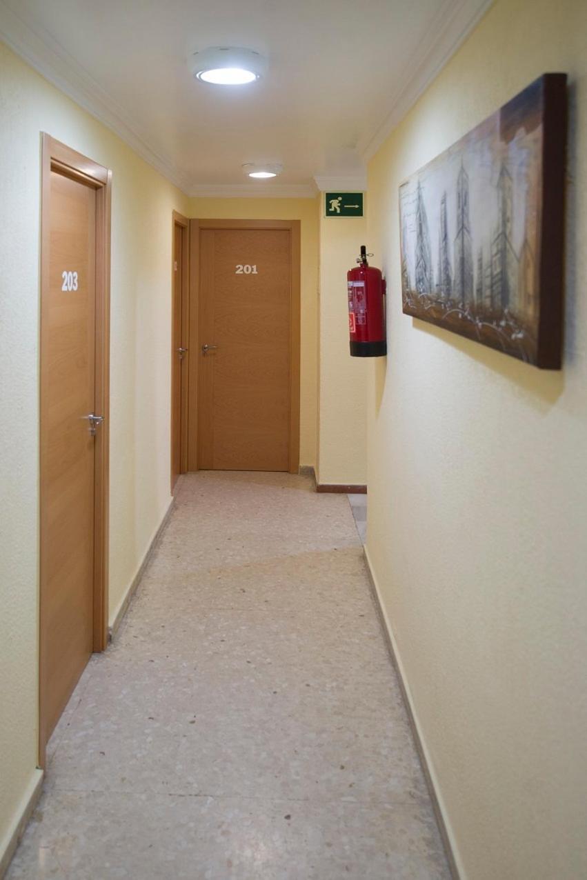 Hostal La Campana La Línea de la Concepción المظهر الخارجي الصورة