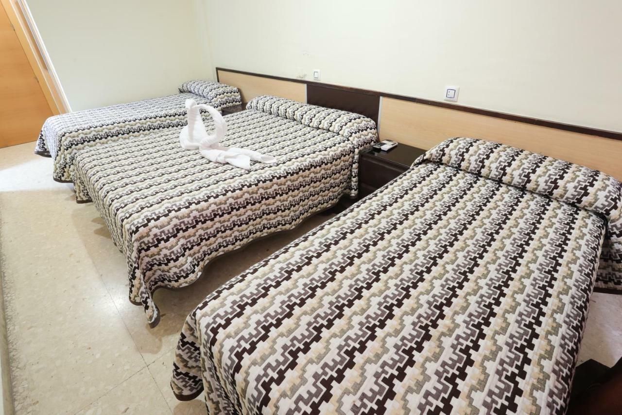 Hostal La Campana La Línea de la Concepción المظهر الخارجي الصورة