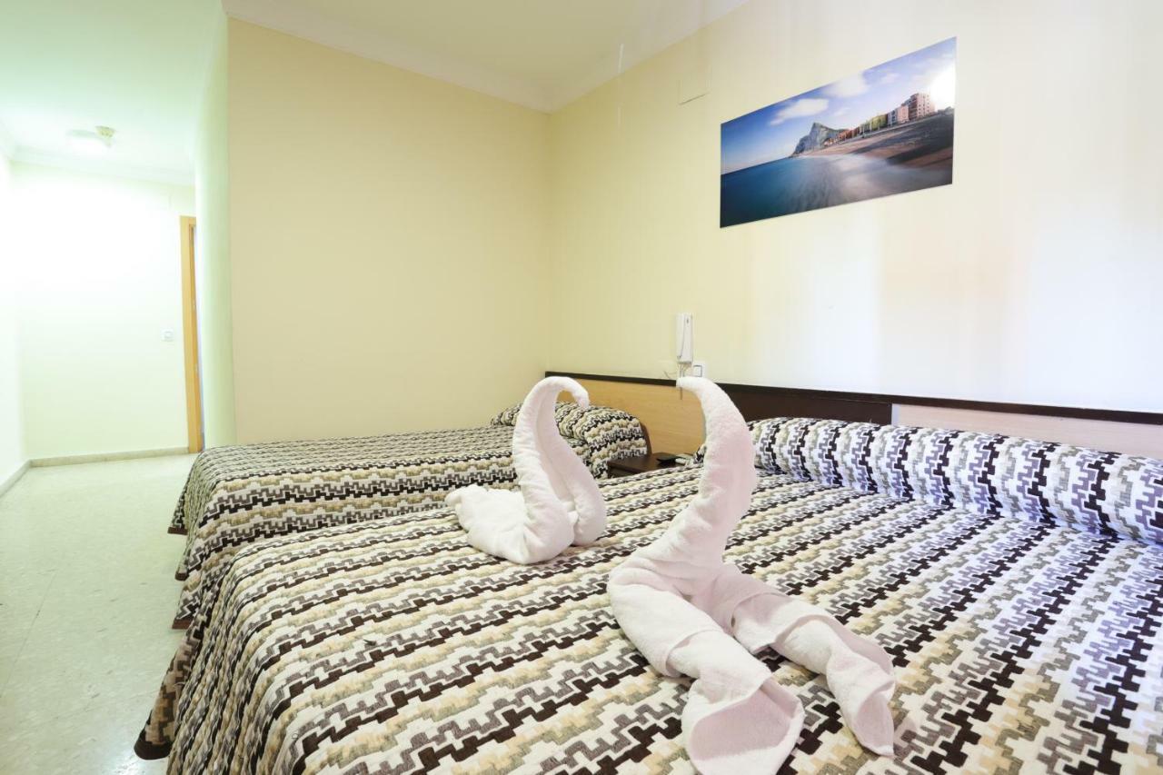 Hostal La Campana La Línea de la Concepción المظهر الخارجي الصورة